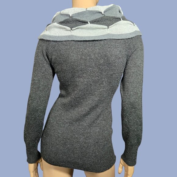 Y2K Gray Belted Sweater Size S Silver Oval Buckle Retro Mod Cowl Neck Fitted - Picture 8 of 10